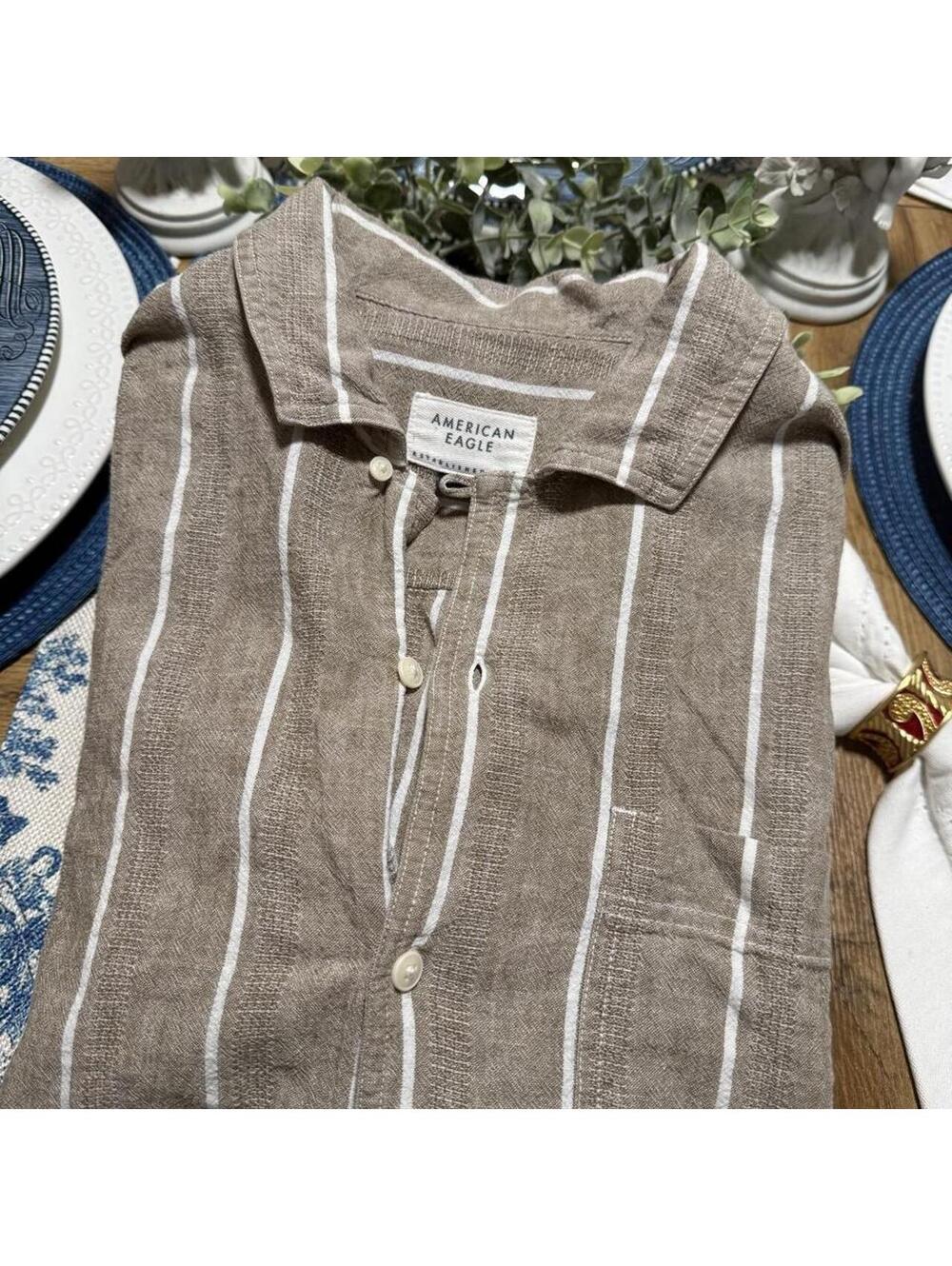 American Eagle Men's Brown and Tan Shirt
